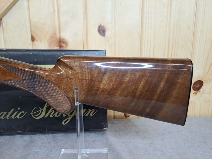 browning-light-twenty-20-gauge-a5-semiauto-shotgun-image-12