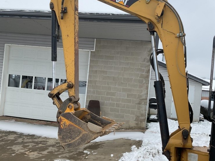 caterpillar-304cr-image-12