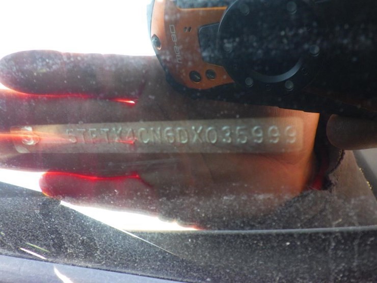 2013-toyota-tacoma-image-13