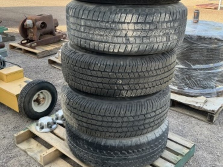 pallet-of-asst-17in-truck-wheels-w/-tires-image-4