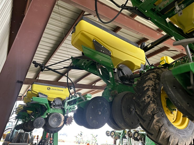 john-deere-1725-image-54