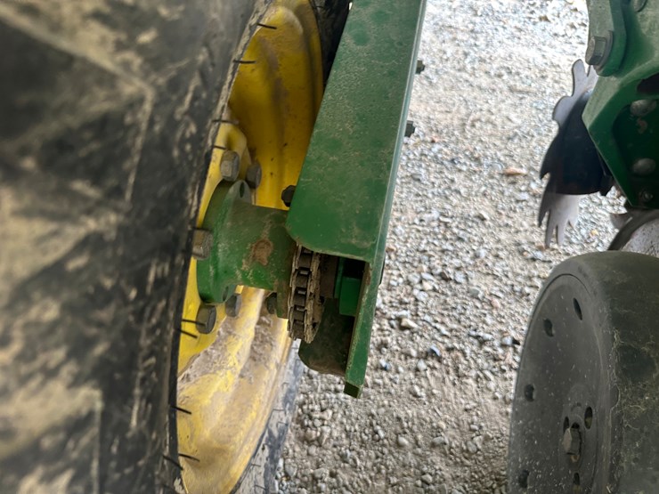 john-deere-1725-image-11