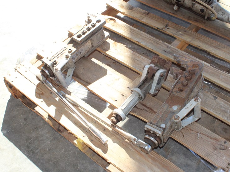 #1040-•-(3)-pop-it-flange-spreaders-image-2