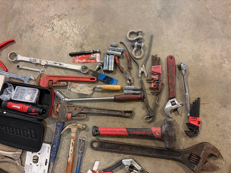 assortment-of-power-&-hand-tools-image-12