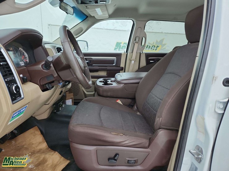 2017-ram-2500-hd-image-14