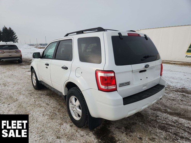 2011-ford-escape-xlt-image-3