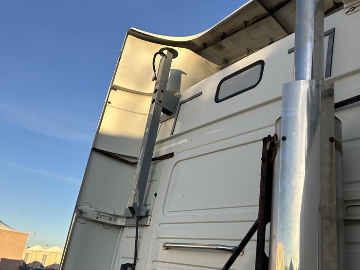 1999-volvo-vnl64t770-image-67