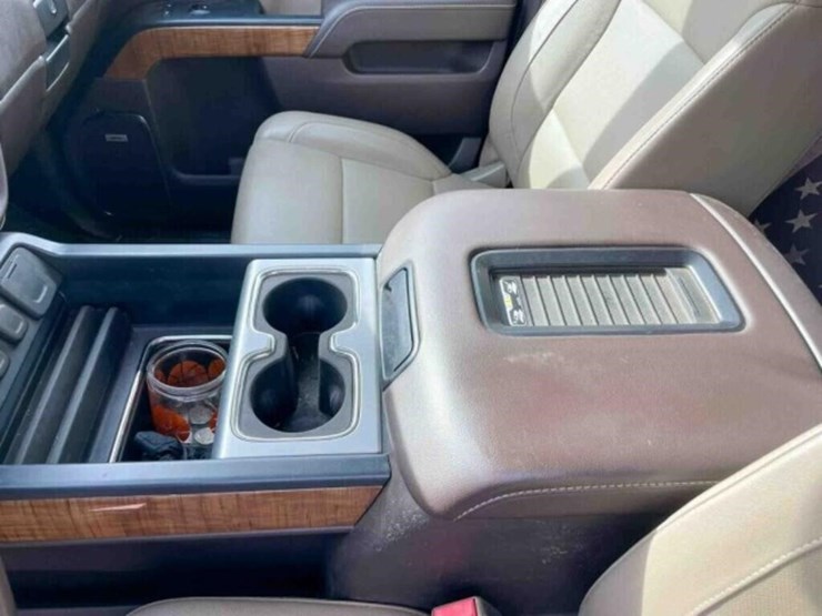 2016-gmc-2500-image-31