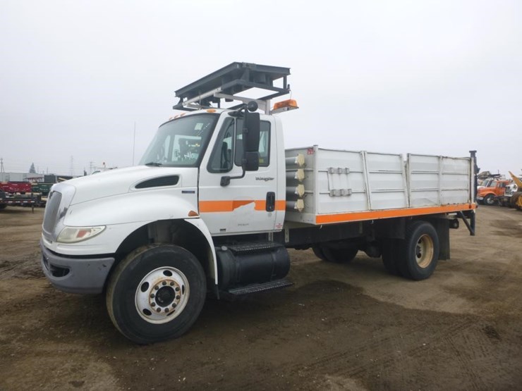 2010-international-durastar-4400-image-1