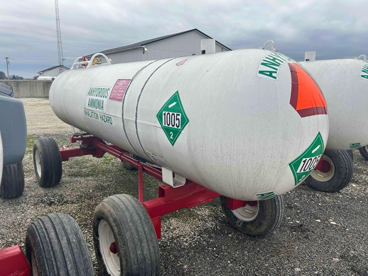 1000-gal.-nh3-tank-on-gear-#2-image-8