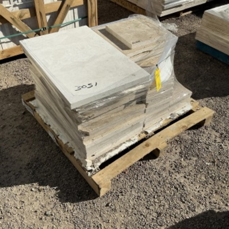 PALLET OF TRAVERTINE PAVERS