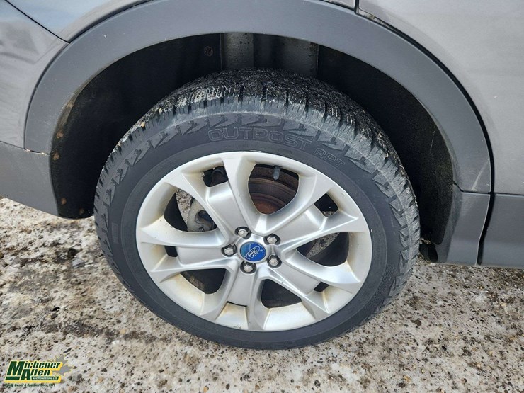 2013-ford-escape-sel-image-12