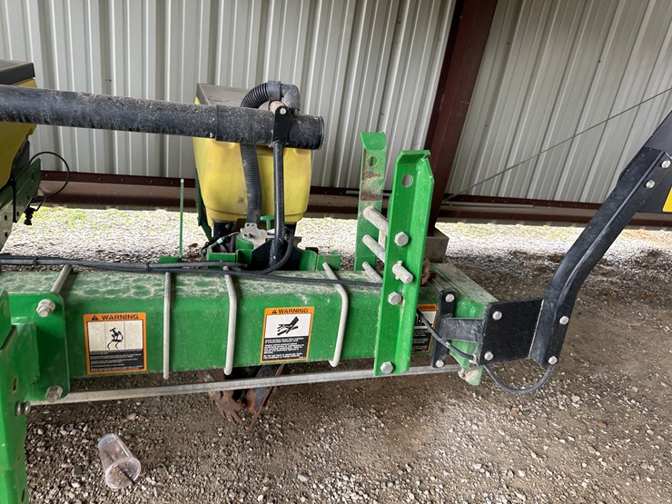 john-deere-1725-image-23