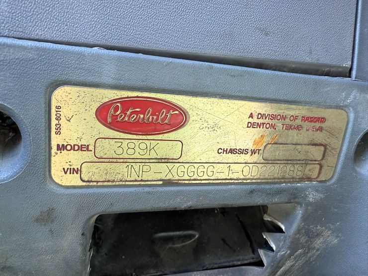 2014-peterbilt-389-image-49