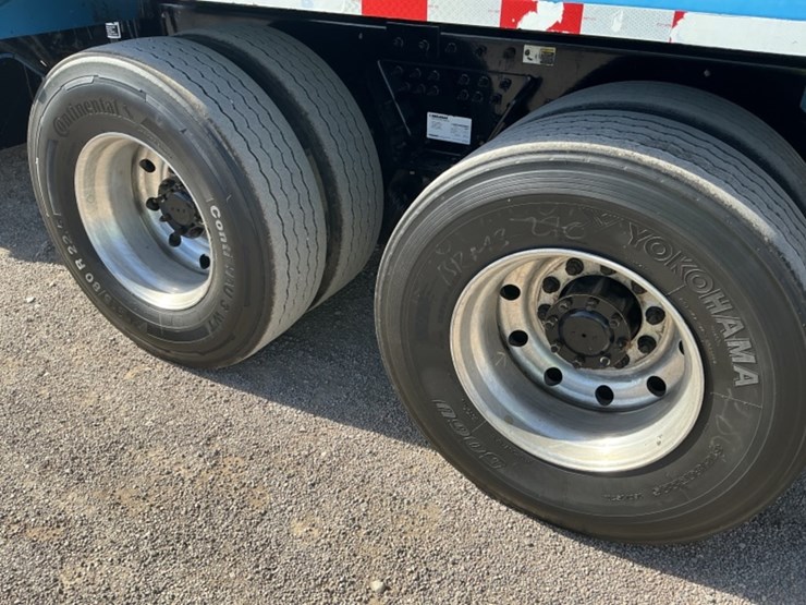 2018-peterbilt-520-image-8