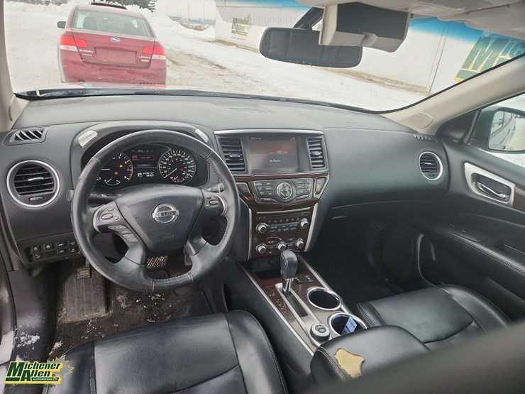 2015-nissan-pathfinder-image-21