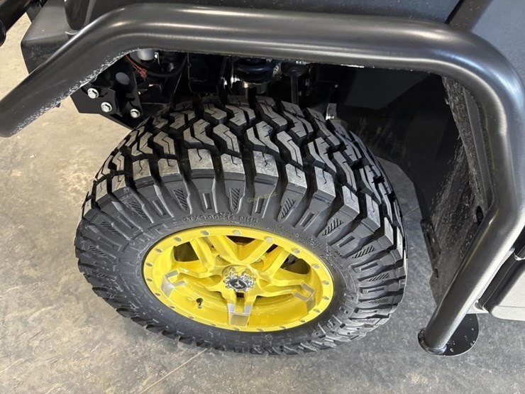 2024-john-deere-gator-image-7