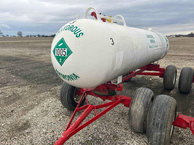 1000-gal.-nh3-tank-on-gear-#3-image-10