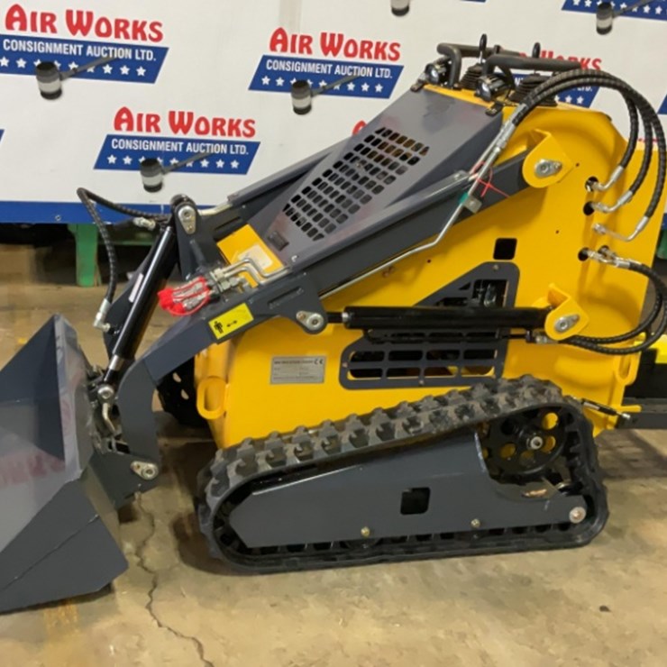 (Inv.50098) New Unused CJG ZJ-380 Compact Track Loader, 27 Hp gas Engine, Aux. Hydraulics, GP Bucket