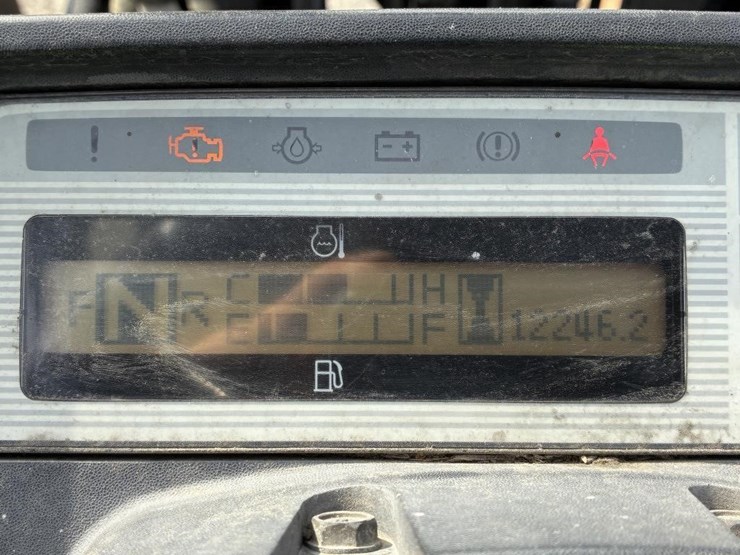 nissan-mug1f2a30jv-image-16