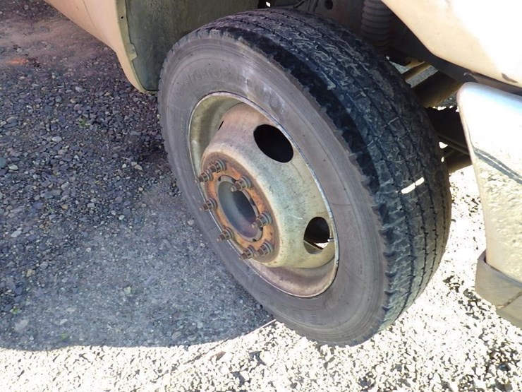 2001-ford-f450-image-17