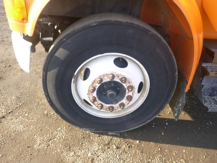 2001-international-4900-image-31