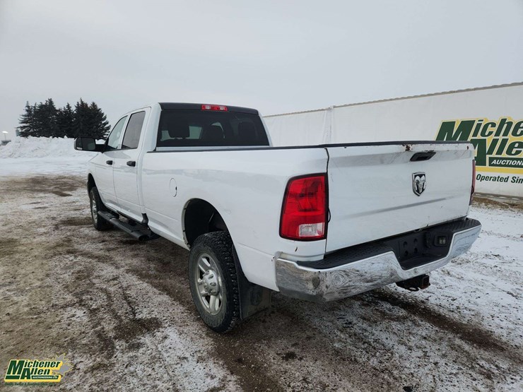 2016-dodge-2500-image-3