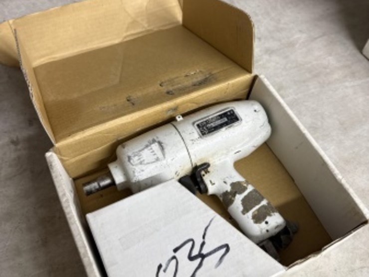 peisin-eyp-120as-1/2in-pneumatic-pulse-wrench-image-1