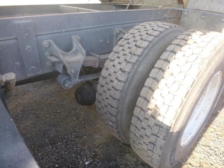 2005-international-durastar-4400-image-23