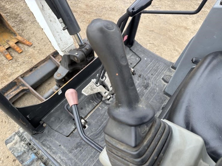 2021-bobcat-e20-image-27