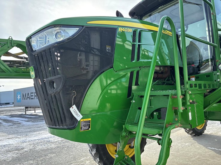 2018-john-deere-r4038-image-51