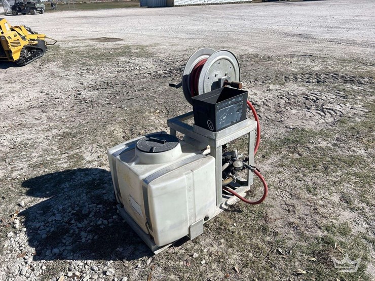 portable-pressure-washing-system-image-3