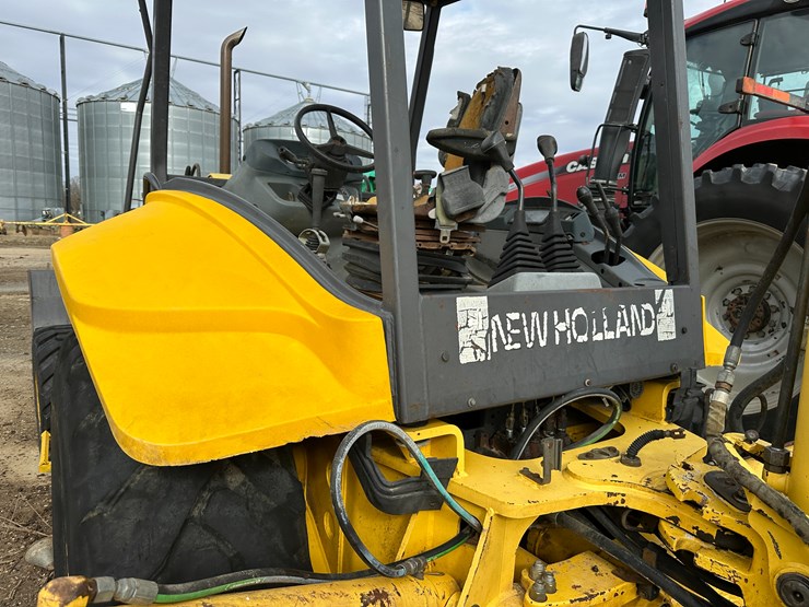 new-holland-lb75b-image-41