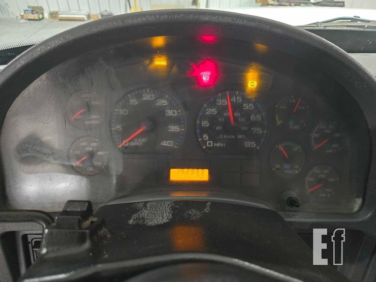 2007-international-7600-image-23