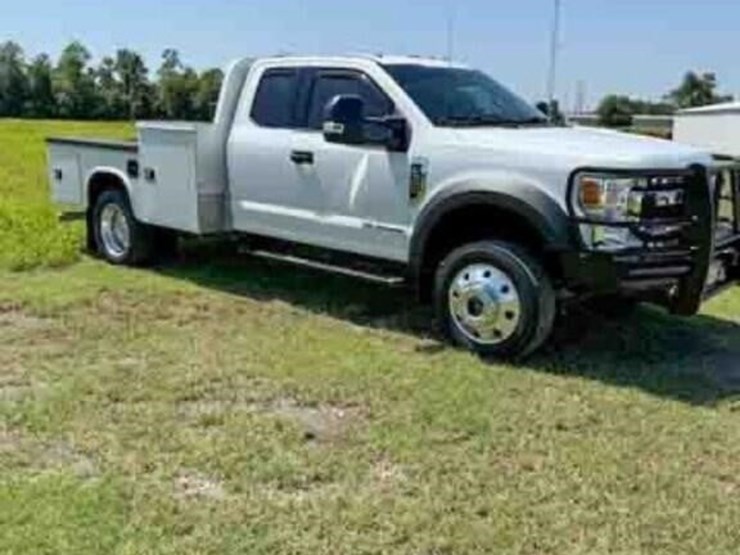2022-ford-f550-xlt-image-12