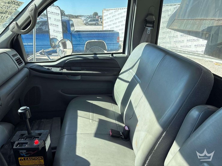 2006-ford-f650-image-28