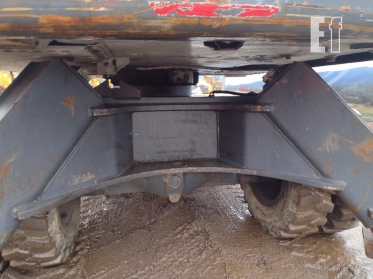 2005-gradall-xl3300-image-24