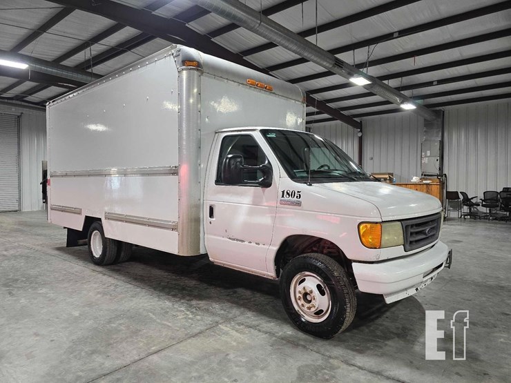 2006-ford-e350-sd-image-2