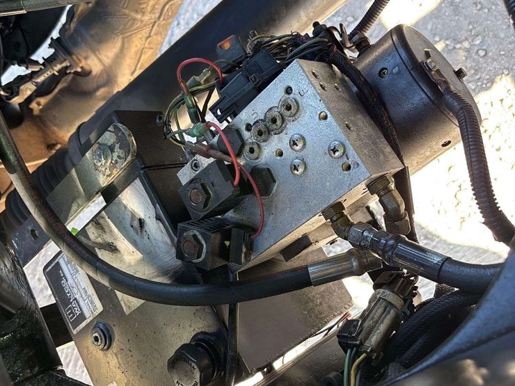 2019-ram-4500-4x4-s/a-dump-truck-image-14