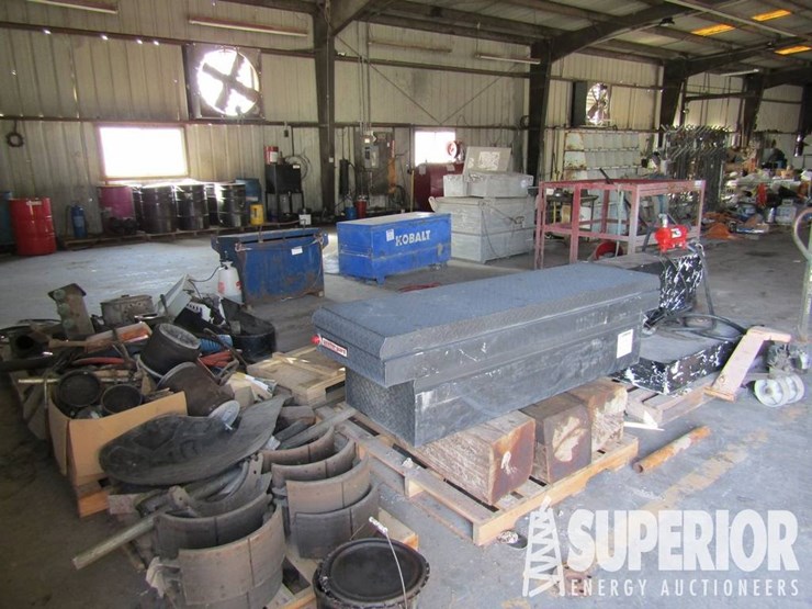 (4-83)-large-lot-consisting-of-truck-toolboxes,-...-image-1