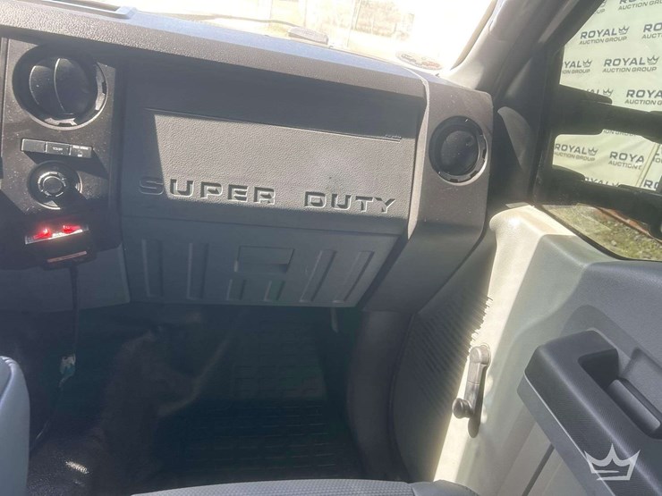 2016-ford-f550-image-40