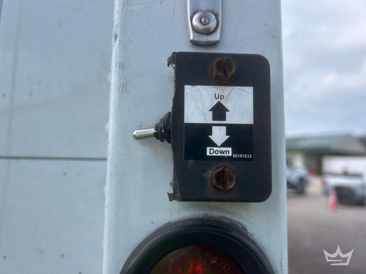 2019-freightliner-m2-106-image-15