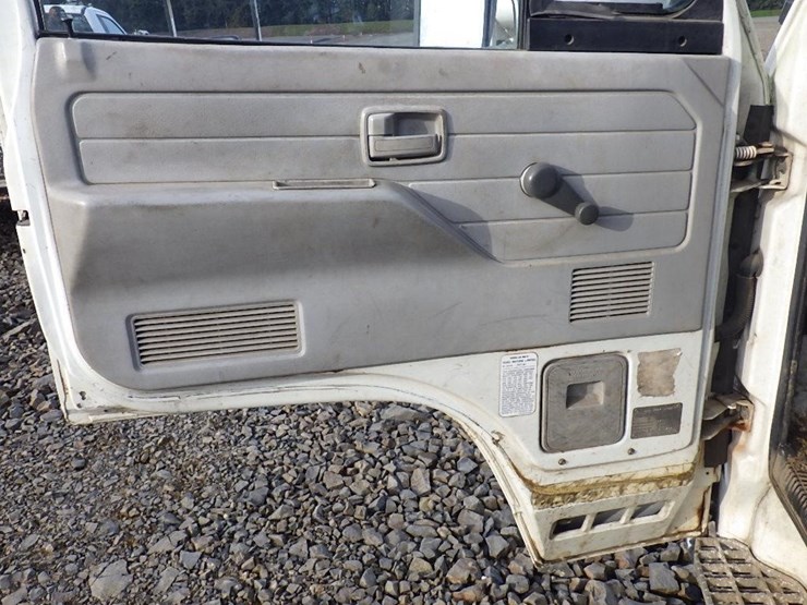 1992-isuzu-npr-image-19