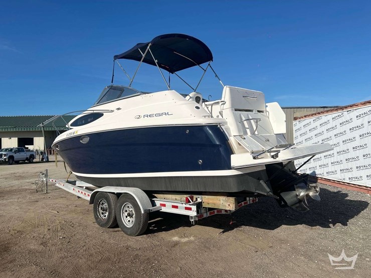 2008-regal-2565-express-cruiser-boat-with-30ft-t/a-continental-boat-trailer-image-5