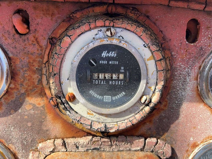 allis-chalmers-4wd-parts-tractor-image-44