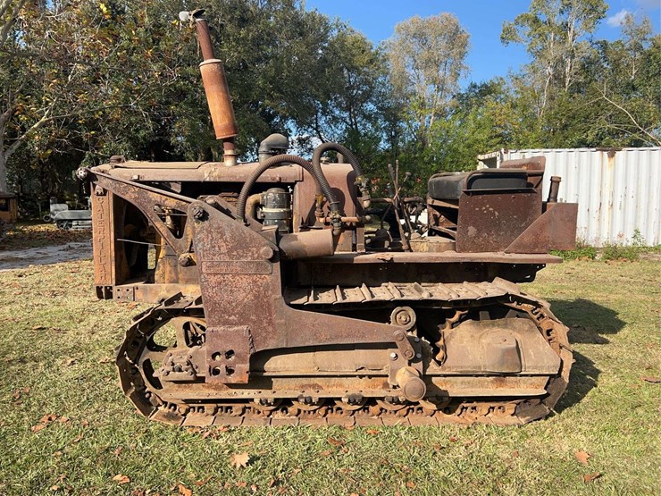 caterpillar-forty-gas-crawler-image-2