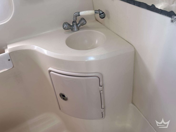 2008-regal-2565-express-cruiser-boat-with-30ft-t/a-continental-boat-trailer-image-39