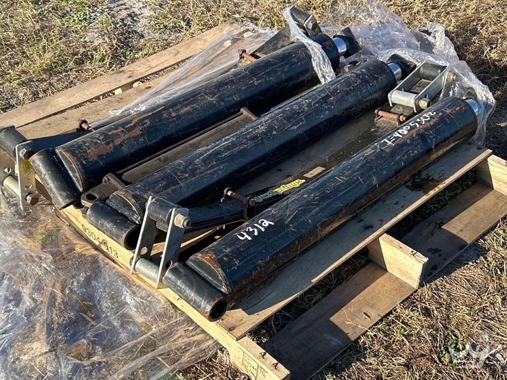 pallet-of-super-springs-leaf-springs-and-hydraulic-cylinders-image-1