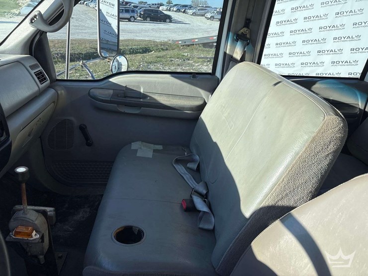 2002-ford-f650-image-33