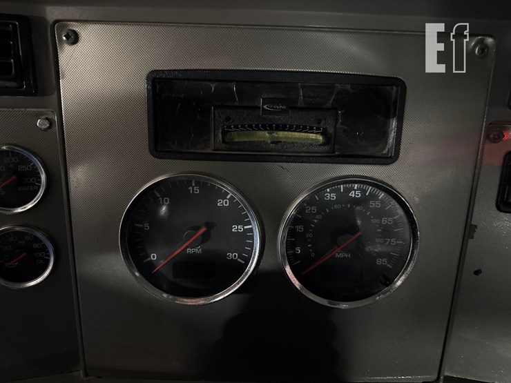 2015-kenworth-t370-image-18